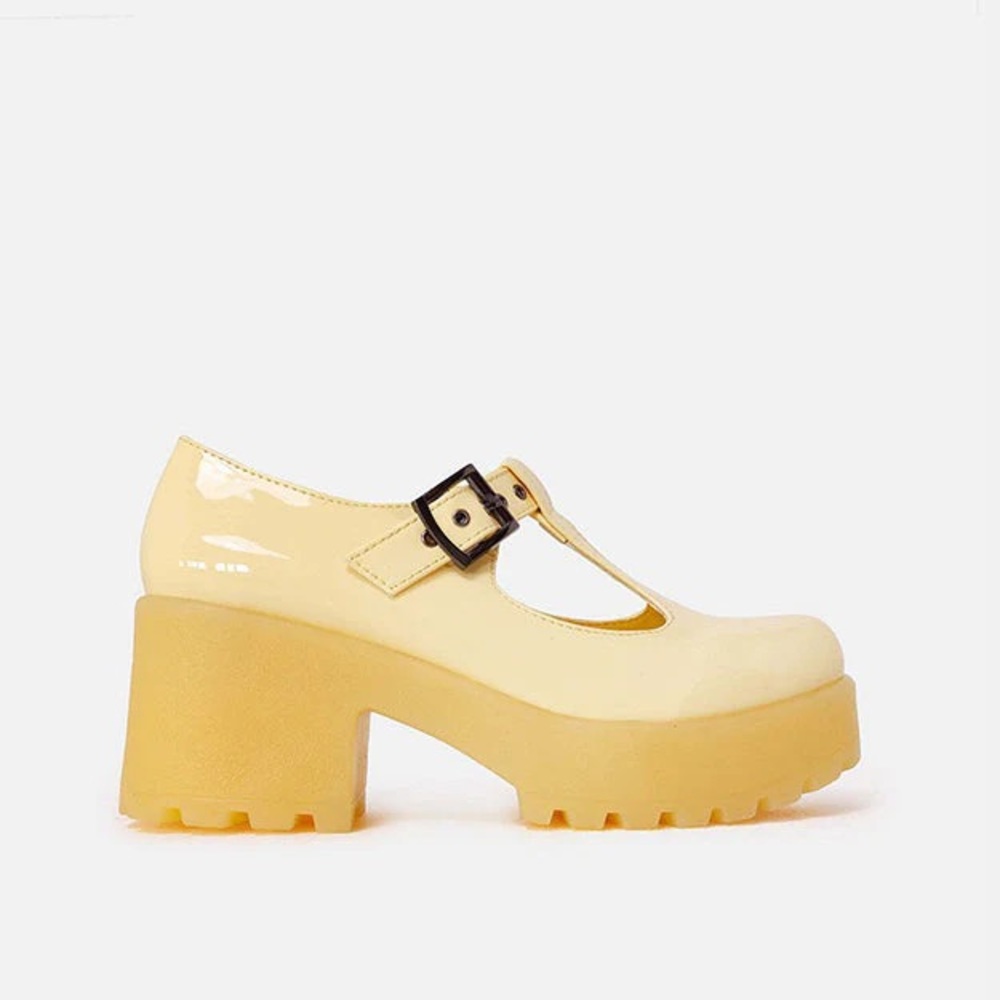 KOI UK4/US6 Butter yellow Mary Janes NWOT